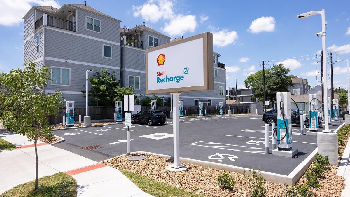 Images Shell Recharge Charging Station