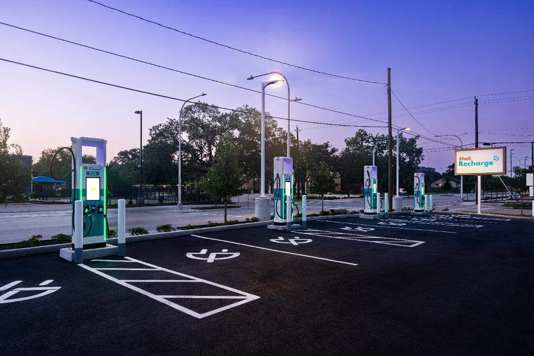 Images Shell Recharge Charging Station