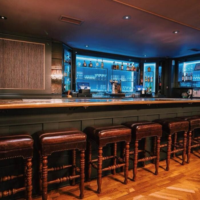 Images DSTRKT Bar & Grill