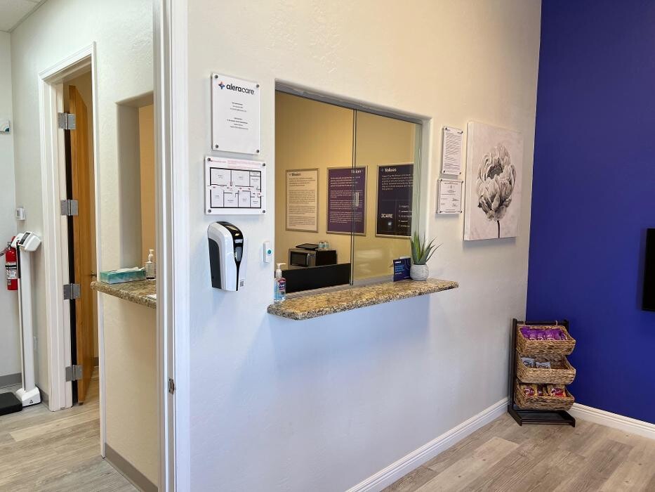 Images AleraCare Infusion Center - Queen Creek