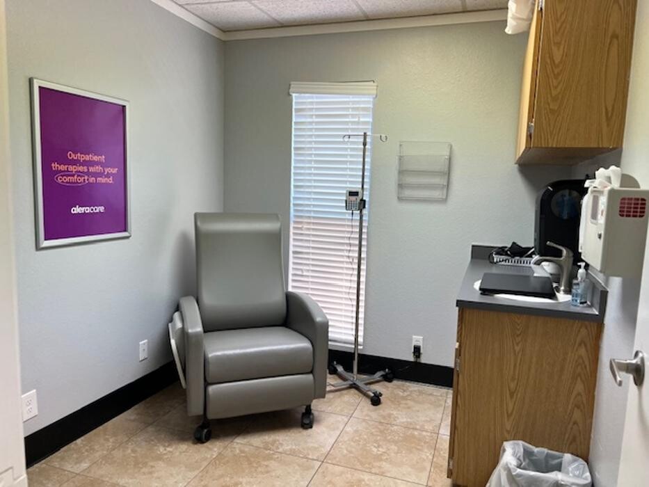 Images AleraCare Infusion Center - Mesa