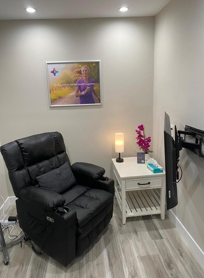 Images AleraCare Infusion Center - Sherman Oaks