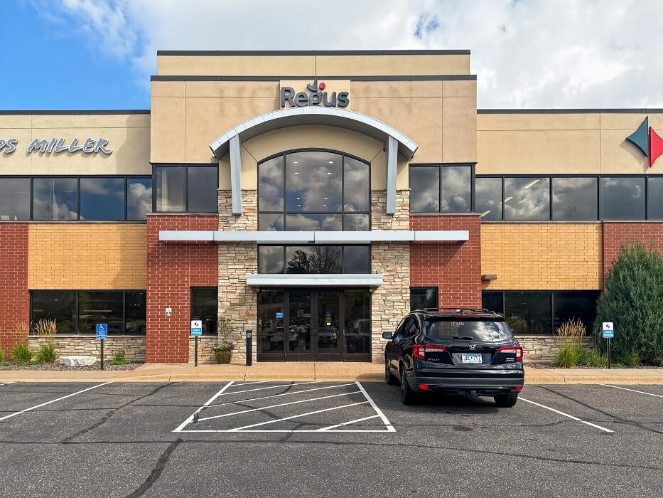 Images Regus Eagan Woods Drive
