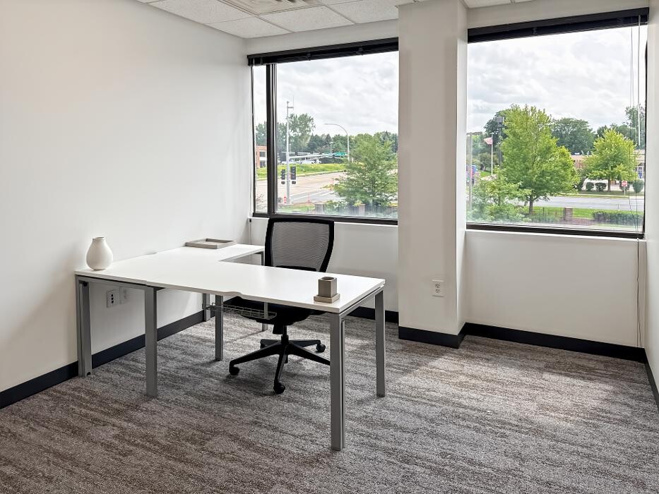 Images Regus Eagan Woods Drive