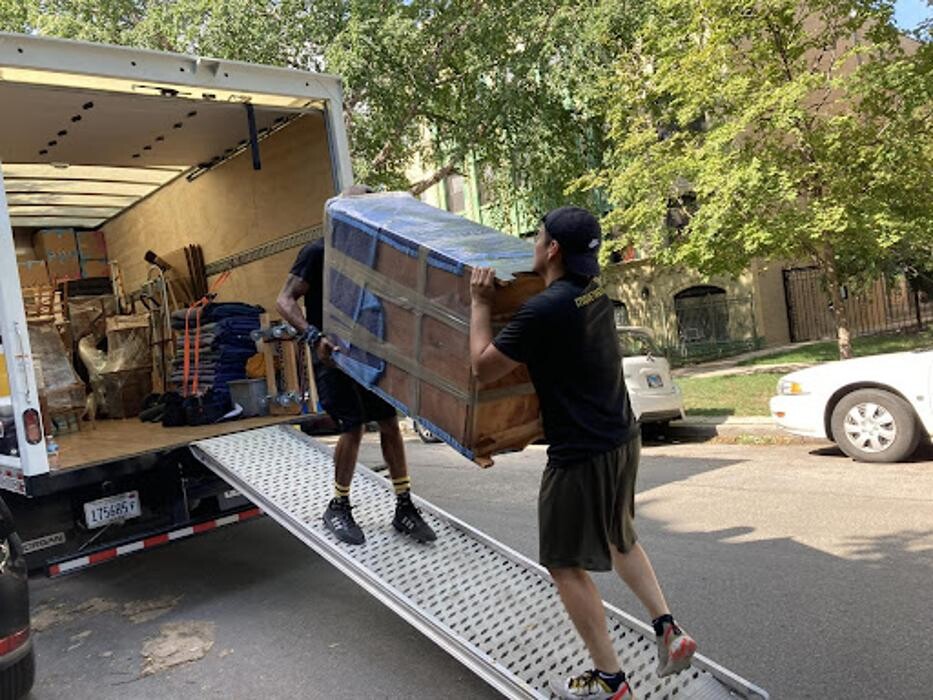 Images Eli Moving & Storage