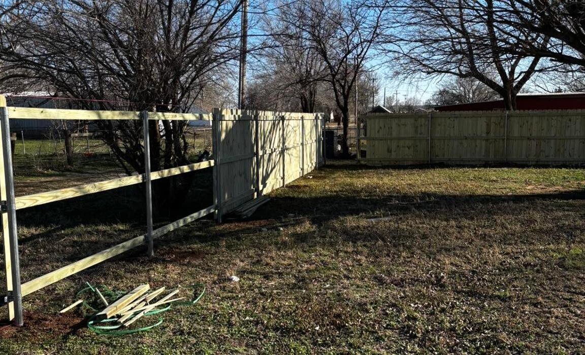 Images KB Fence and Construction