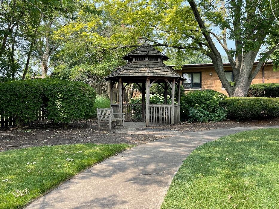 Images ALIYA of Crestwood