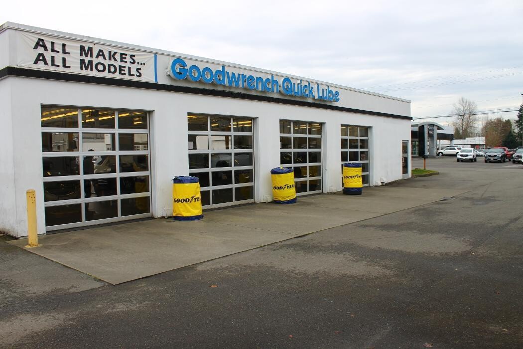Images Valley Auburn Quick Lube and Tire Center
