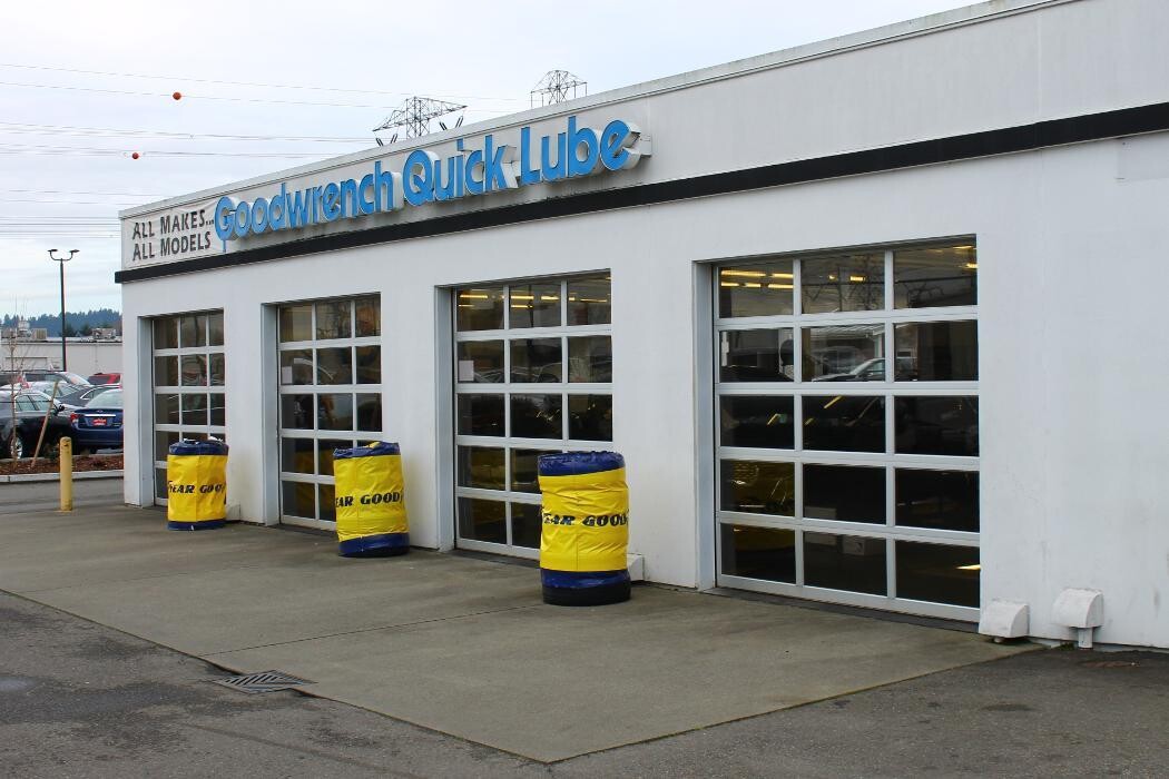 Images Valley Auburn Quick Lube and Tire Center