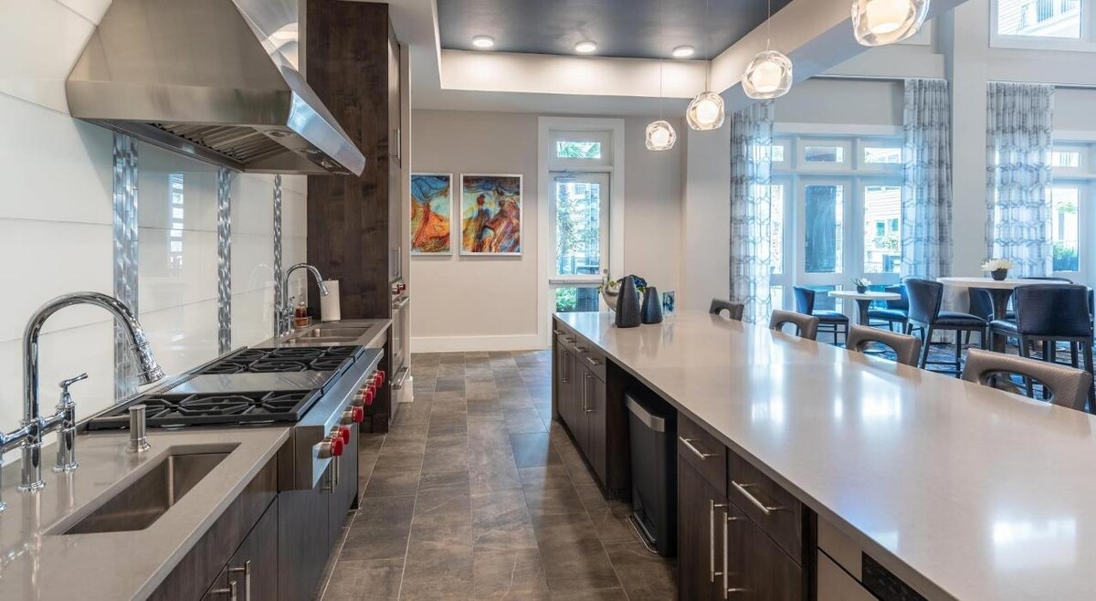 Images Overture Domain