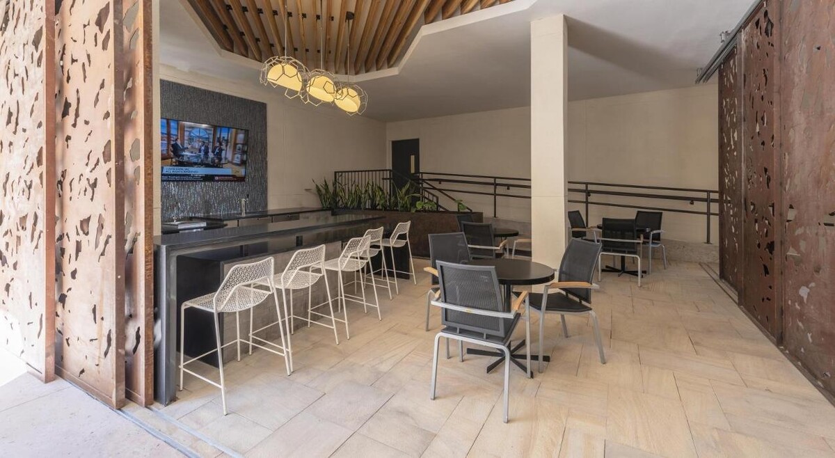 Images Overture Domain