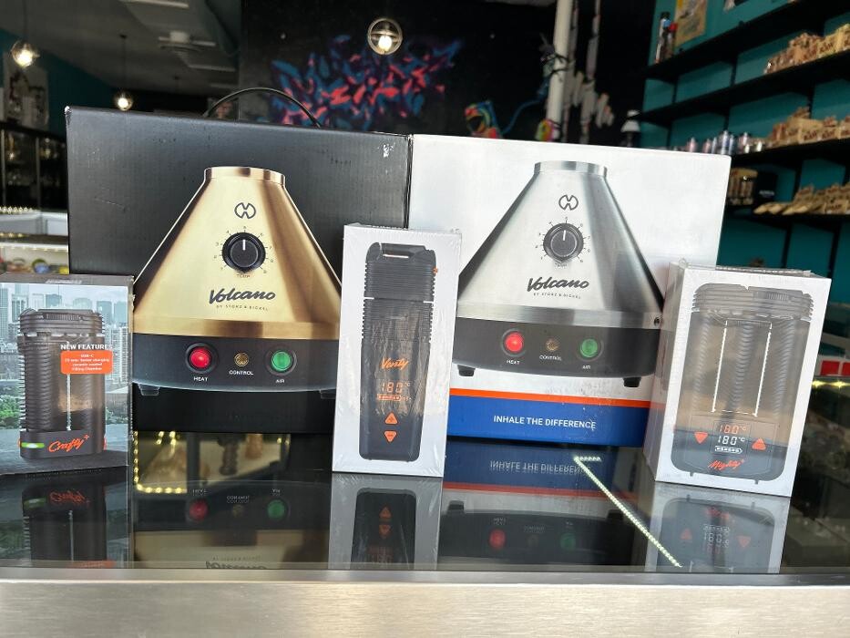 Images Stay Glassy HQ Vape & Smoke Shop