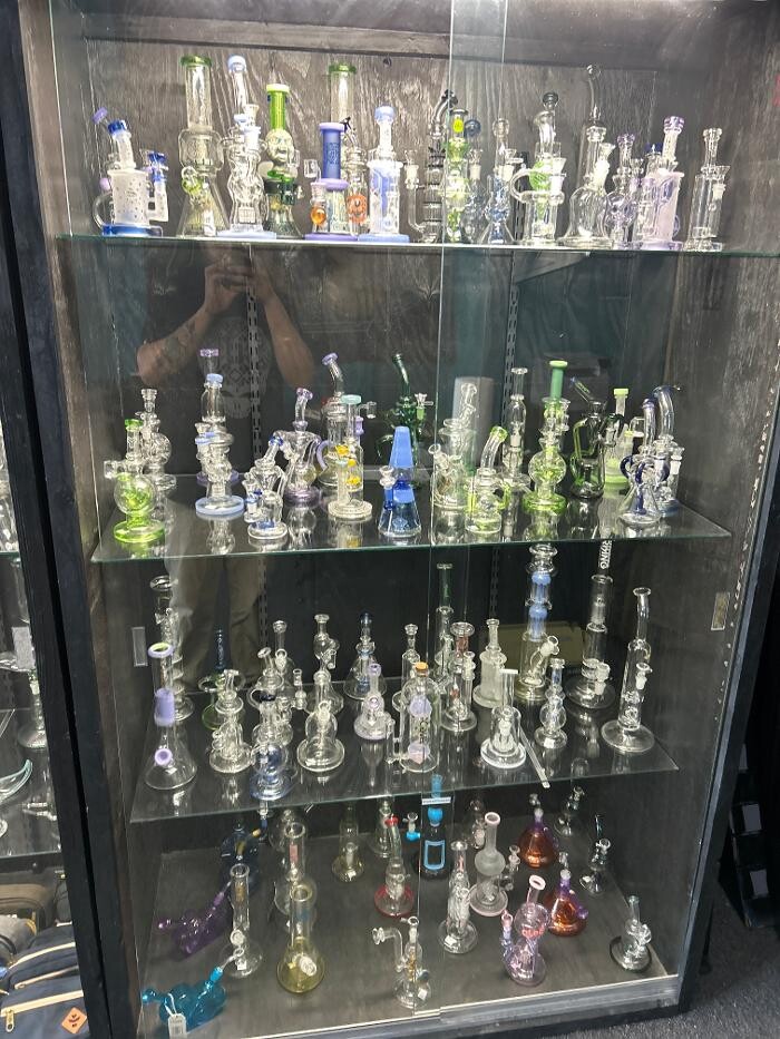 Images Stay Glassy HQ Vape & Smoke Shop