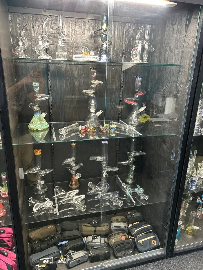 Images Stay Glassy HQ Vape & Smoke Shop