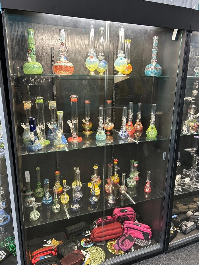 Images Stay Glassy HQ Vape & Smoke Shop