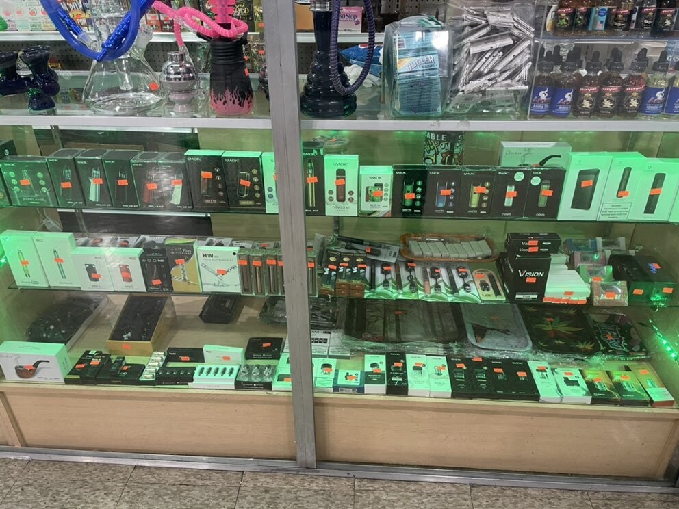 Images Mina Mini Market & Tobacco