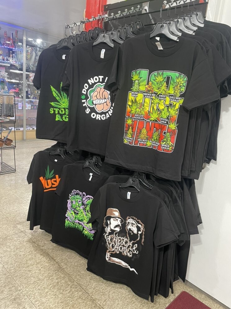 Images Mina Mini Market & Tobacco