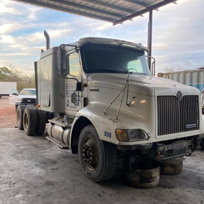 Images Rodriguez Trucking & Used Parts
