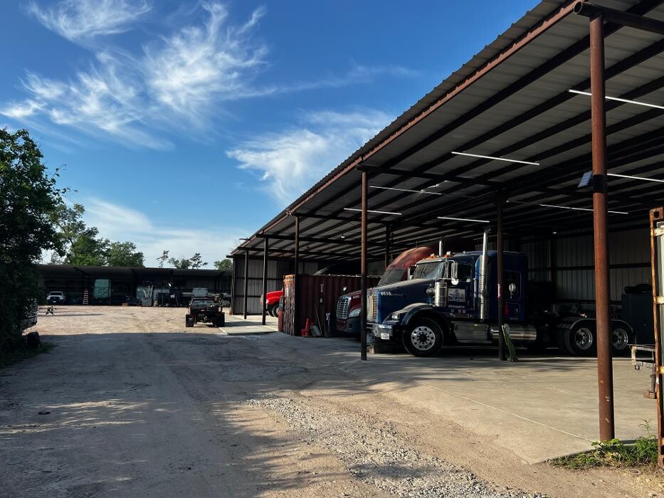 Images Rodriguez Trucking & Used Parts