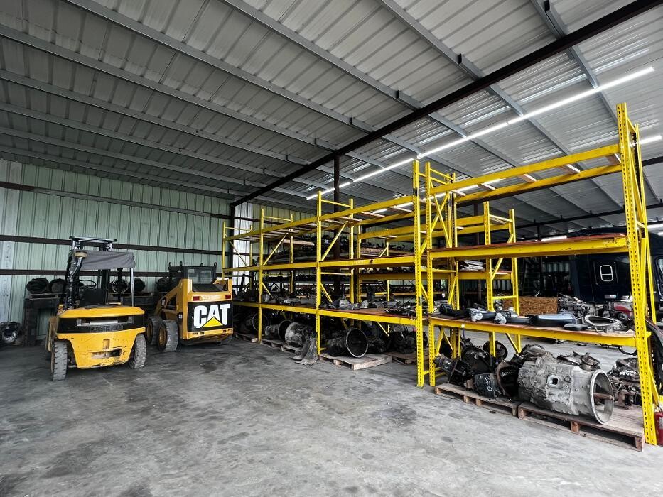 Images Rodriguez Trucking & Used Parts