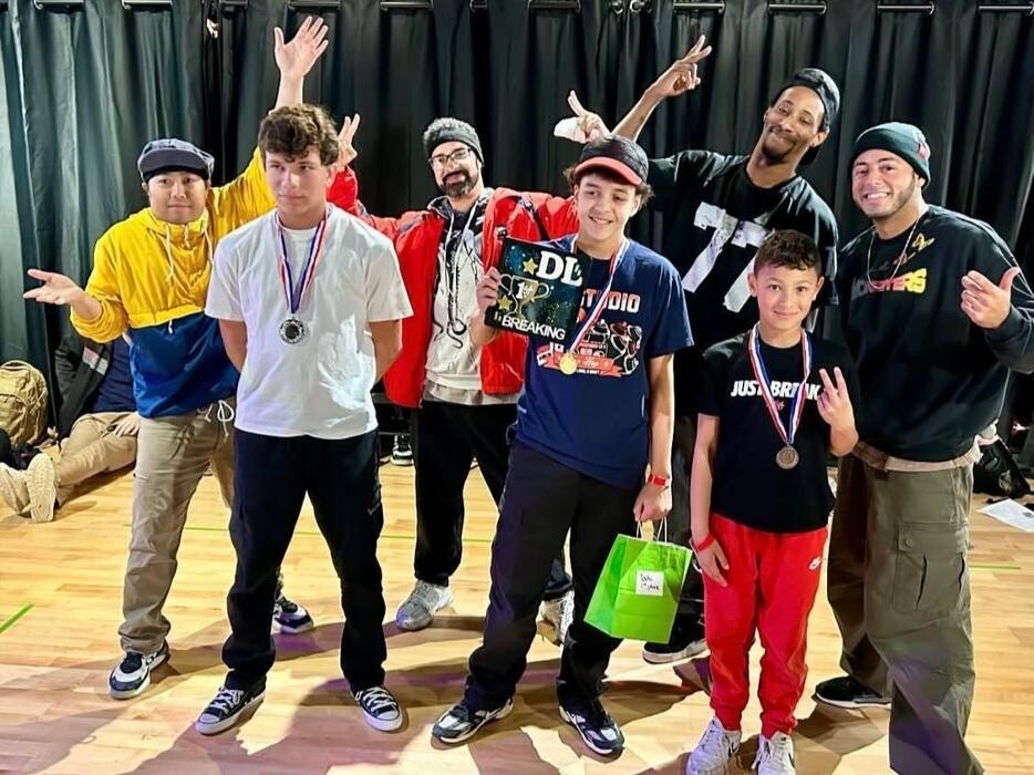 Images Dance on the DL