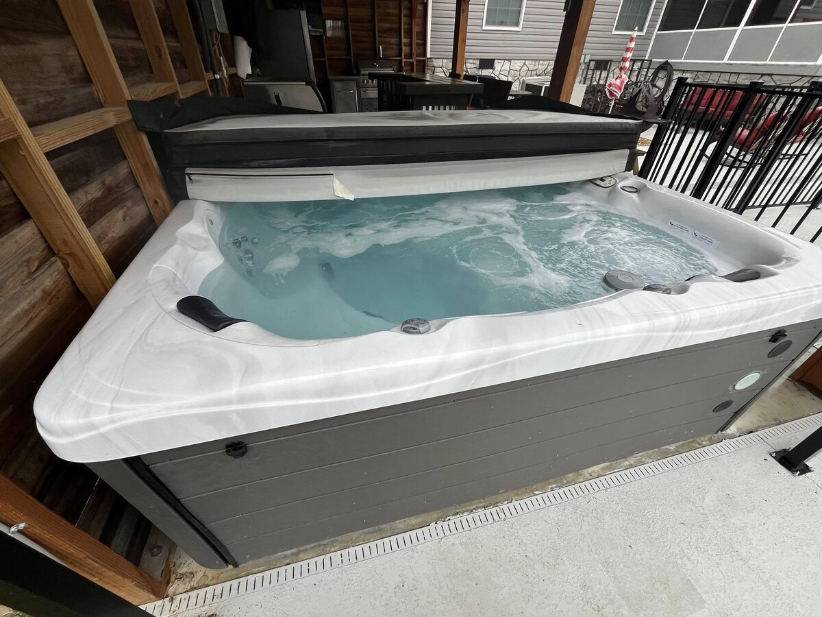 Images Qualls' Quality Pool Care, LLC