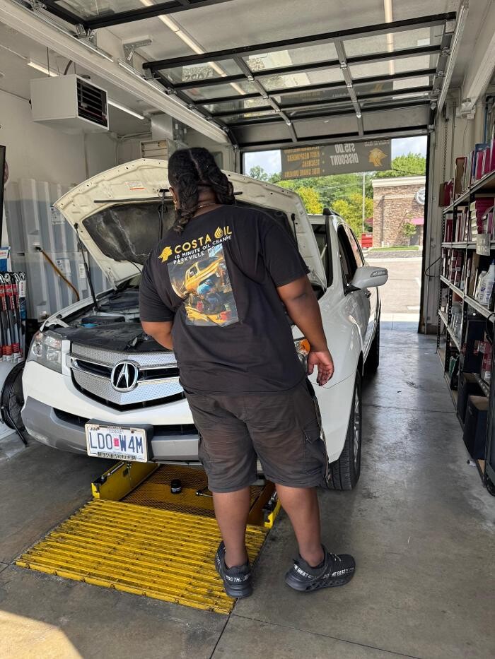 Images Costa Oil - 10 Minute Oil Change - Parkville