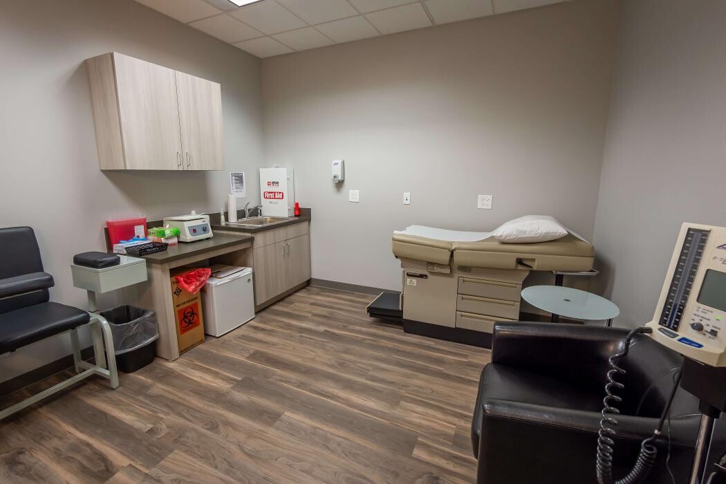 Images Symetria - Vernon Hills Outpatient Rehab & Suboxone Clinic