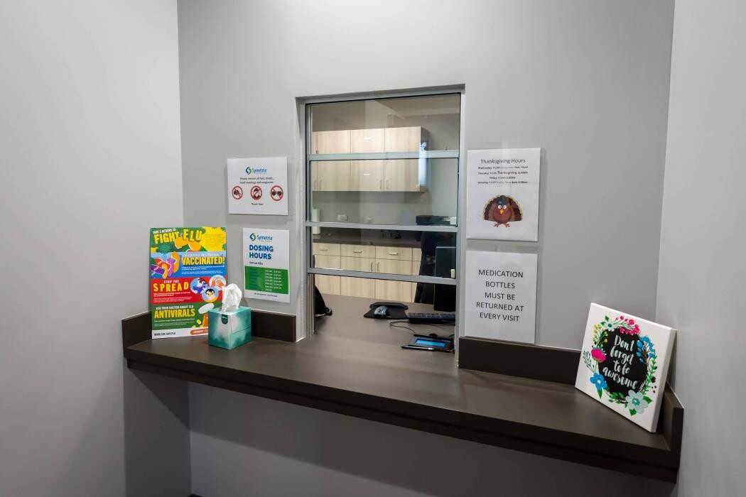 Images Symetria - Vernon Hills Outpatient Rehab & Suboxone Clinic