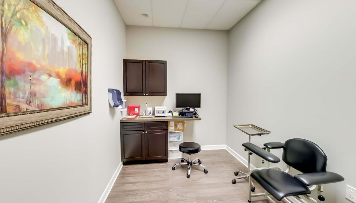 Images Symetria - Palos Heights Outpatient Rehab & Suboxone Clinic