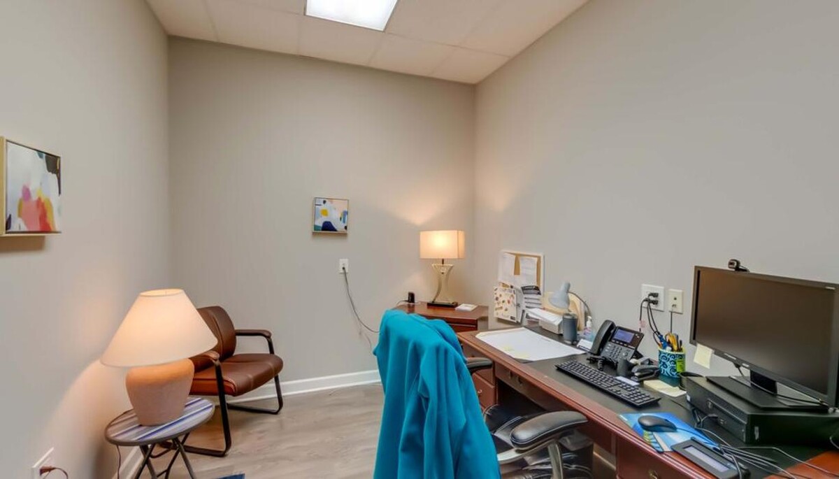 Images Symetria - Palos Heights Outpatient Rehab & Suboxone Clinic