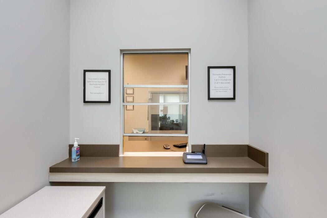 Images Symetria - Naperville Outpatient Rehab & Suboxone Clinic