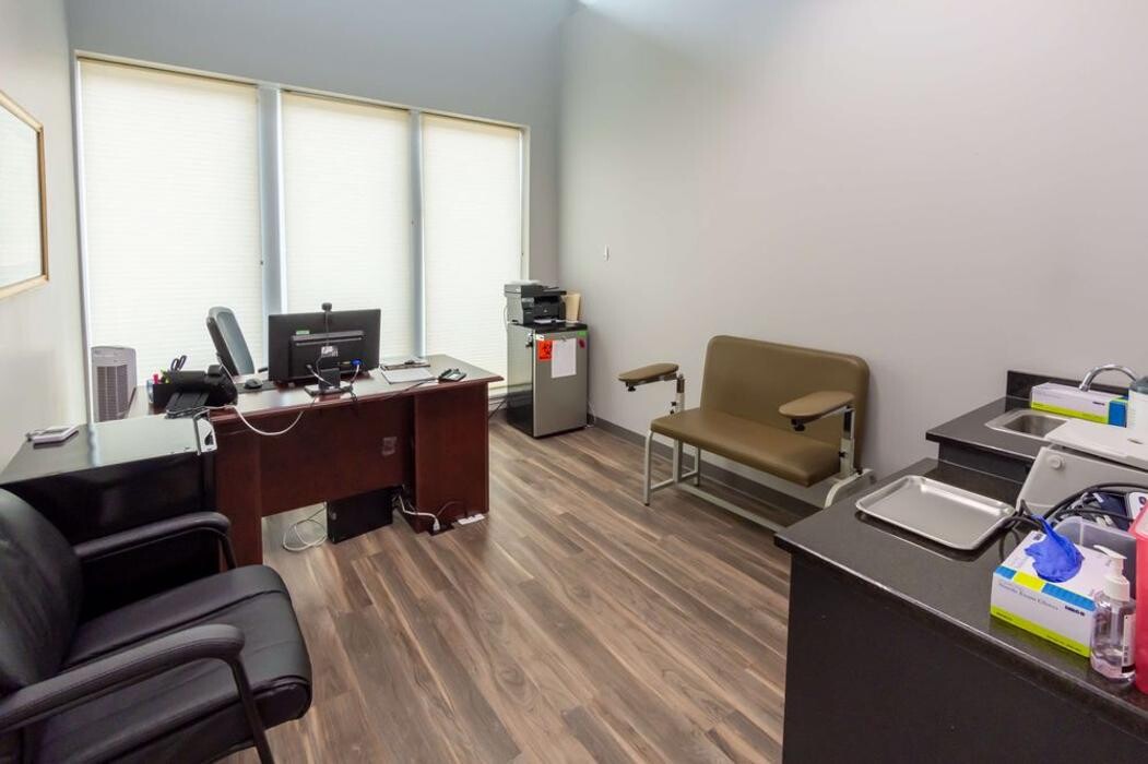 Images Symetria - Naperville Outpatient Rehab & Suboxone Clinic