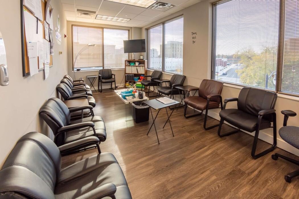 Images Symetria - Des Plaines Outpatient Rehab & Suboxone Clinic