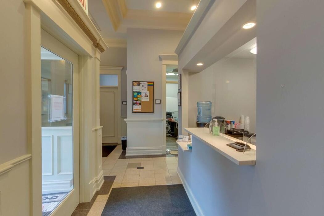 Images Symetria - Chicago Outpatient Rehab & Suboxone Clinic