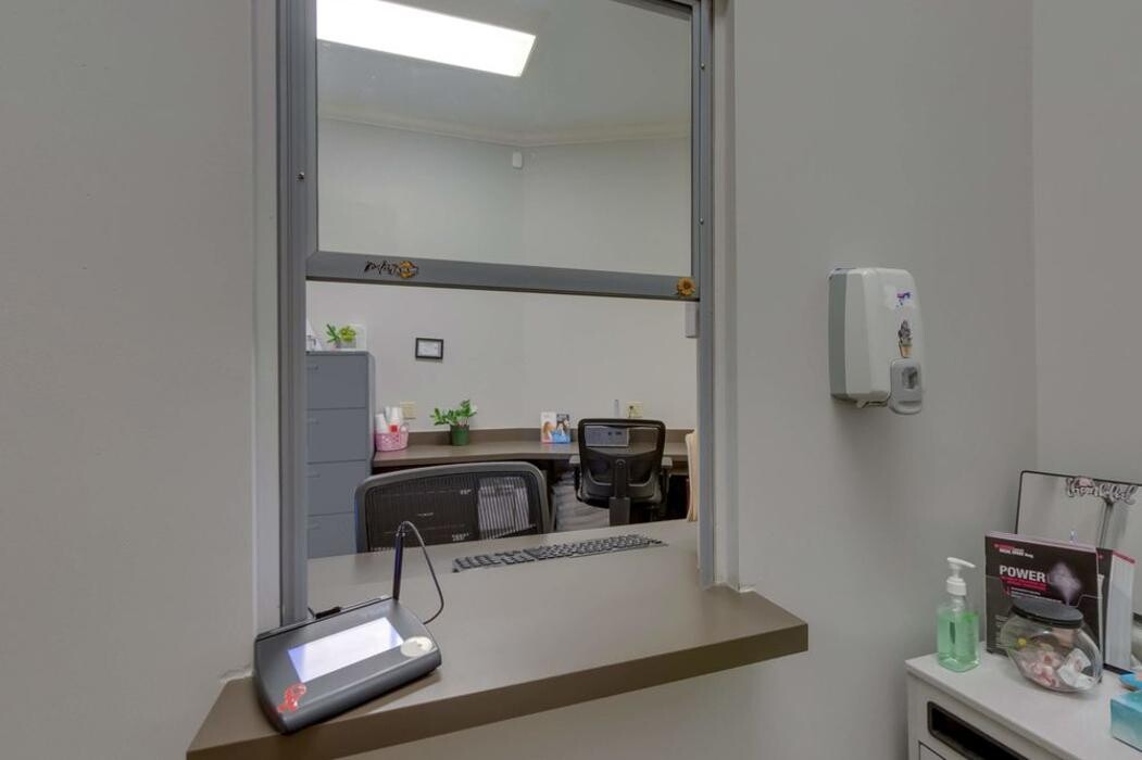 Images Symetria - Chicago Outpatient Rehab & Suboxone Clinic