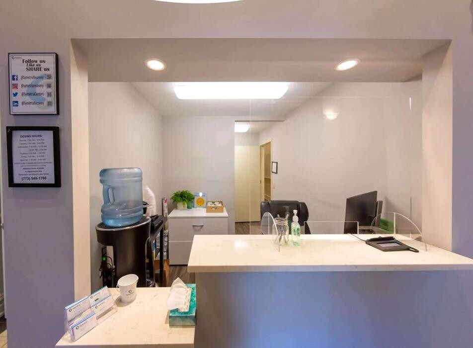 Images Symetria - Chicago Outpatient Rehab & Suboxone Clinic