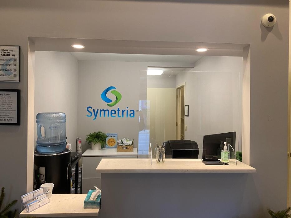 Images Symetria - Chicago Outpatient Rehab & Suboxone Clinic