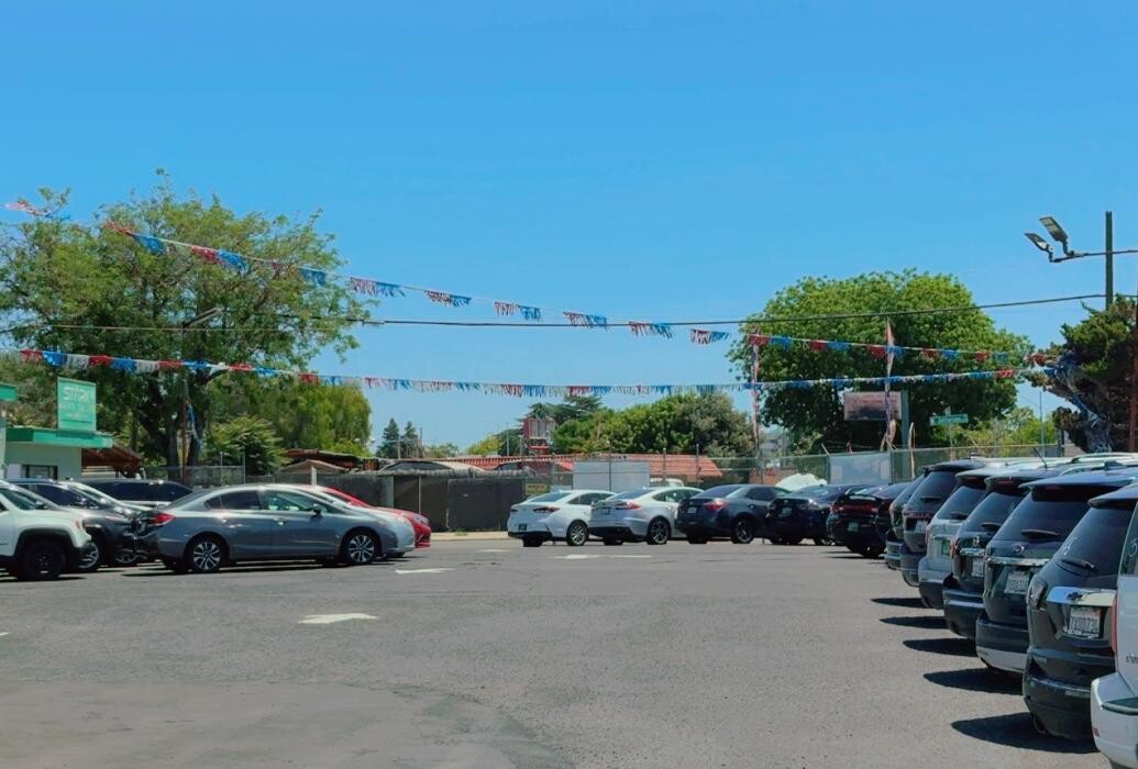 Images Stark Auto Sales Inc