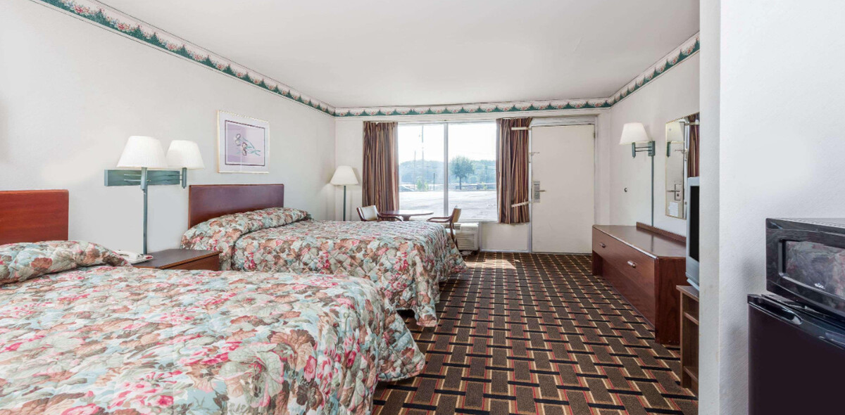Images Knights Inn
