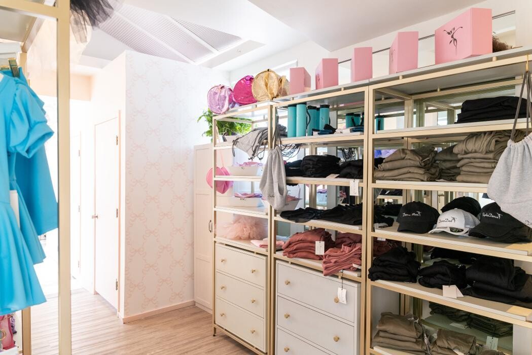 Images Sophie Dance West