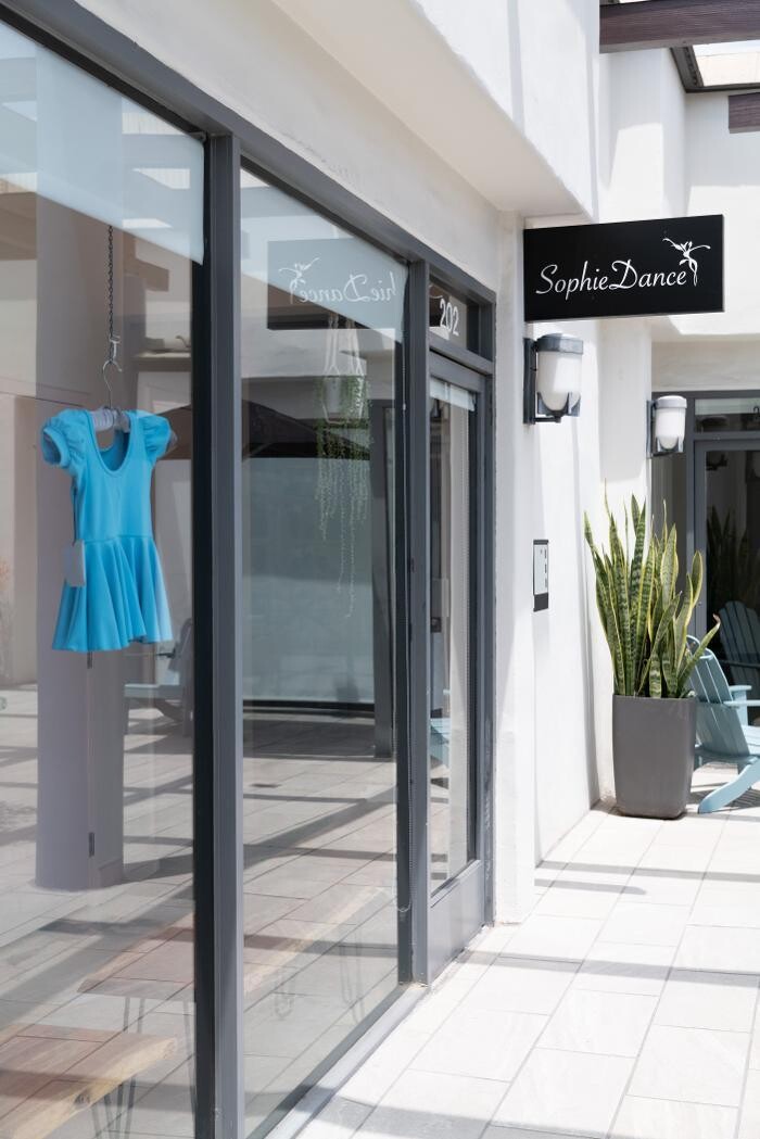 Images Sophie Dance West