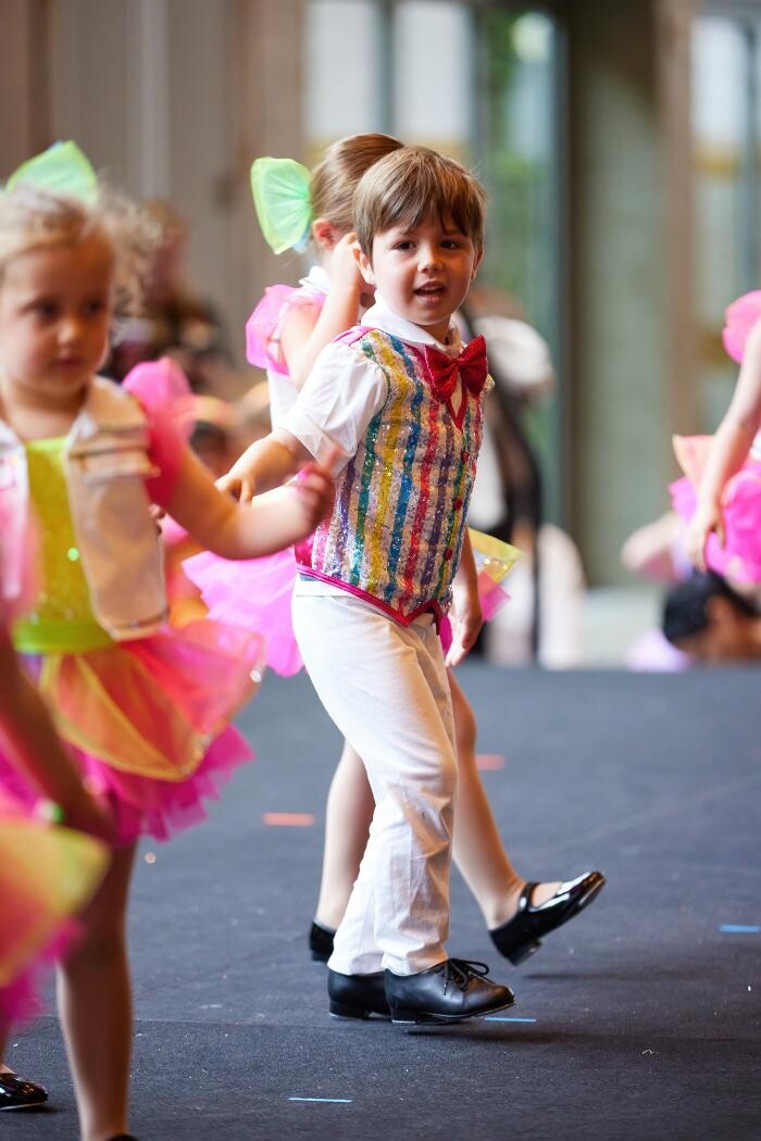 Images Sophie Dance West