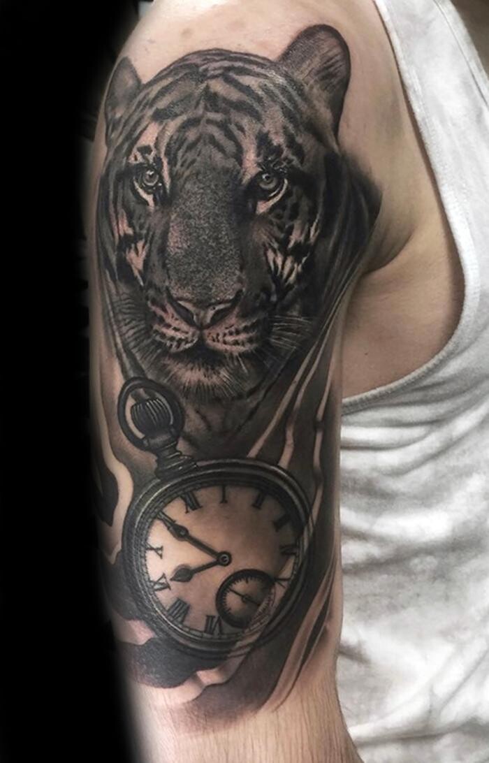 Images Club Tattoo | The LINQ Hotel & Casino