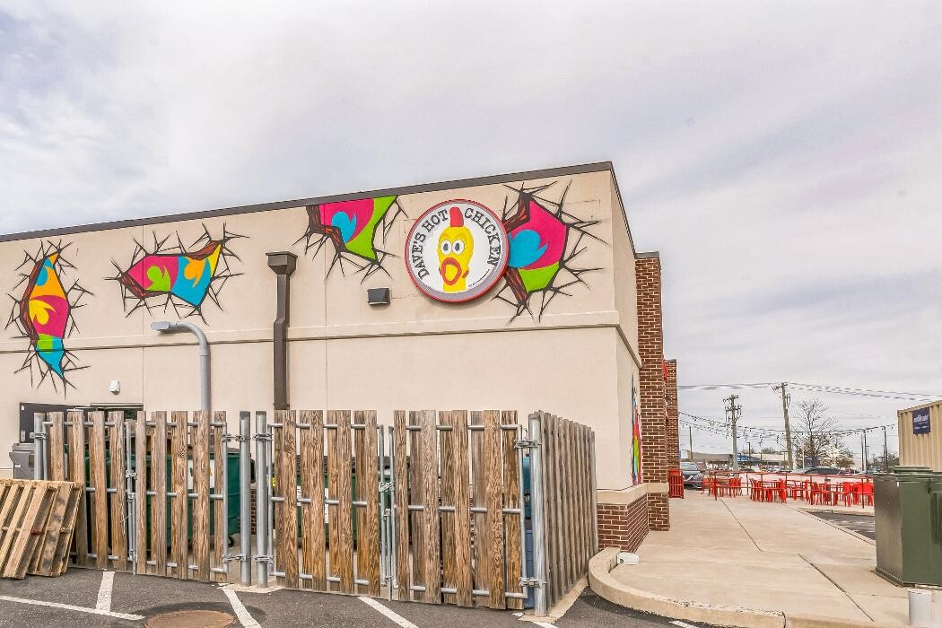 Images Dave's Hot Chicken