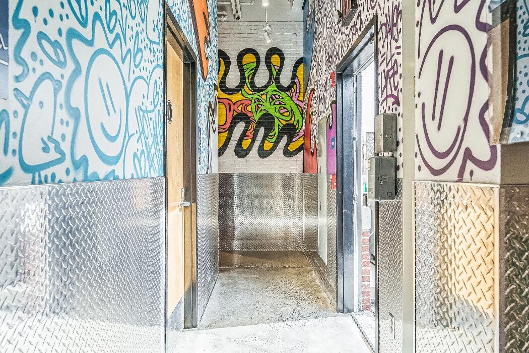 Images Dave's Hot Chicken