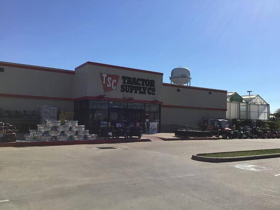 Images Tractor Supply Co.