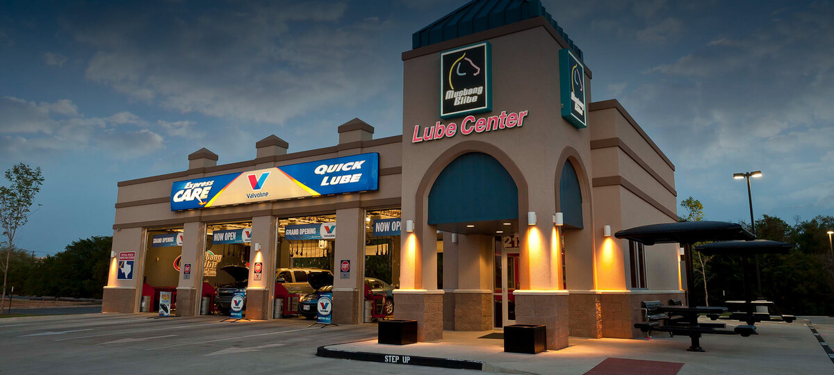Images Mustang Elite Car Wash & Lube Center