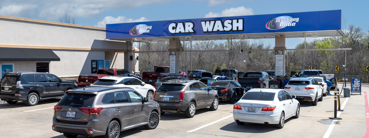 Images Mustang Elite Car Wash & Lube Center