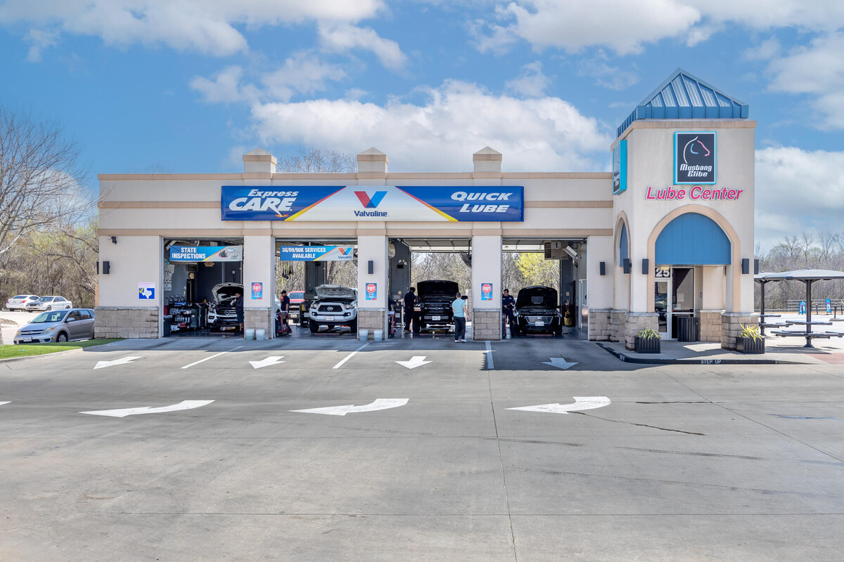 Images Mustang Elite Car Wash & Lube Center